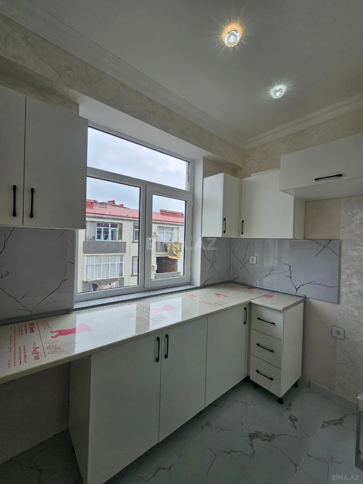 Satılır 2 otaqlı mənzil 44 m²