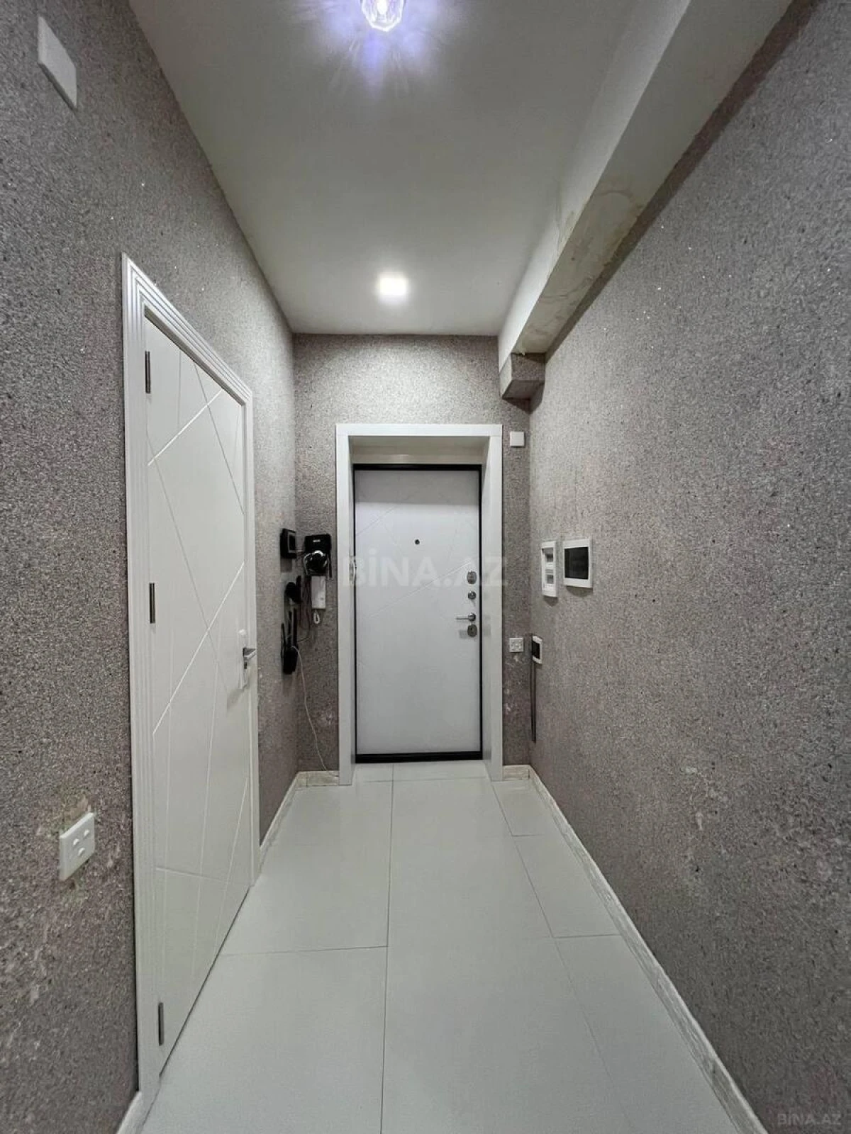 Satılır 3 otaqlı mənzil 108 m²