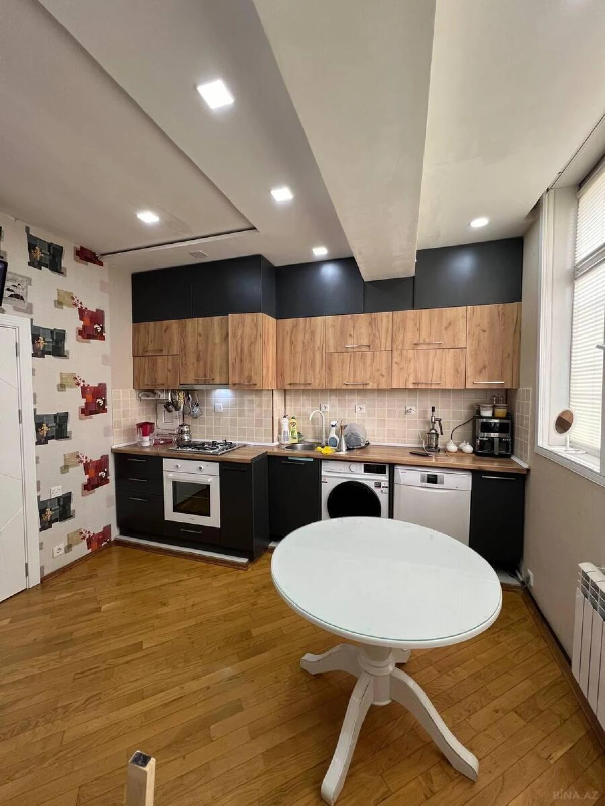 Satılır 3 otaqlı mənzil 108 m²