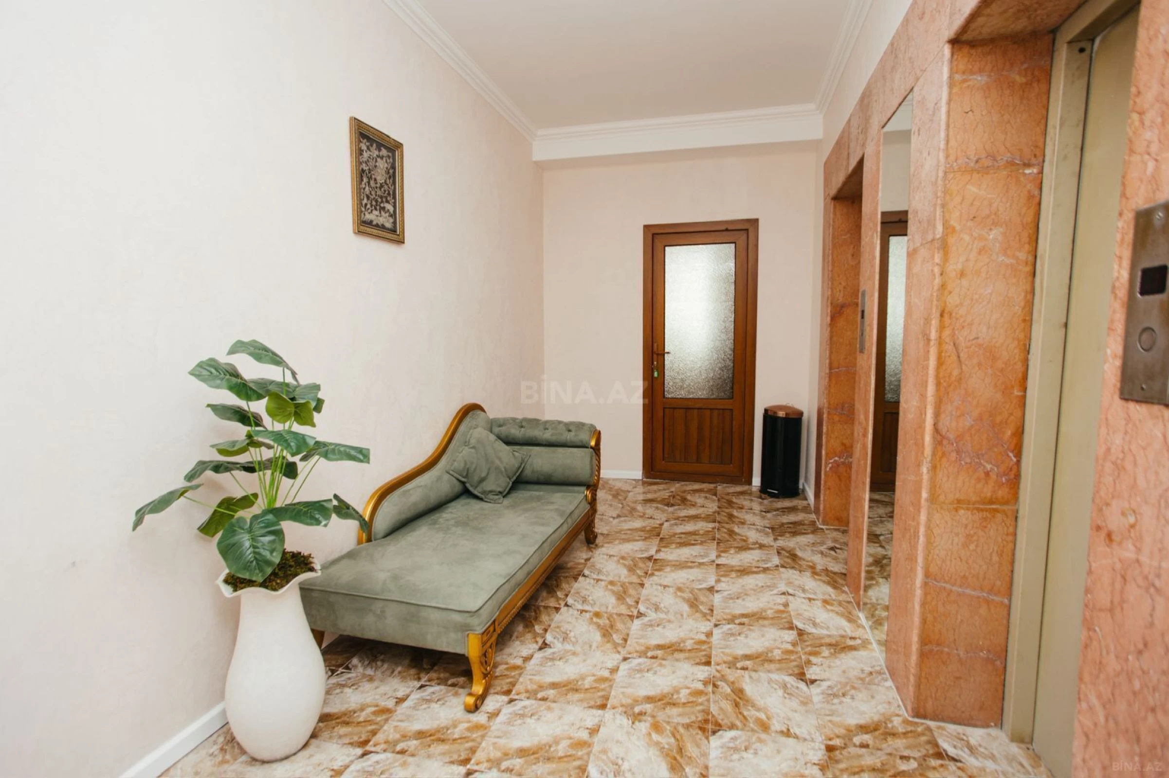 Kirayə verilir 3 otaqlı mənzil 170 m²