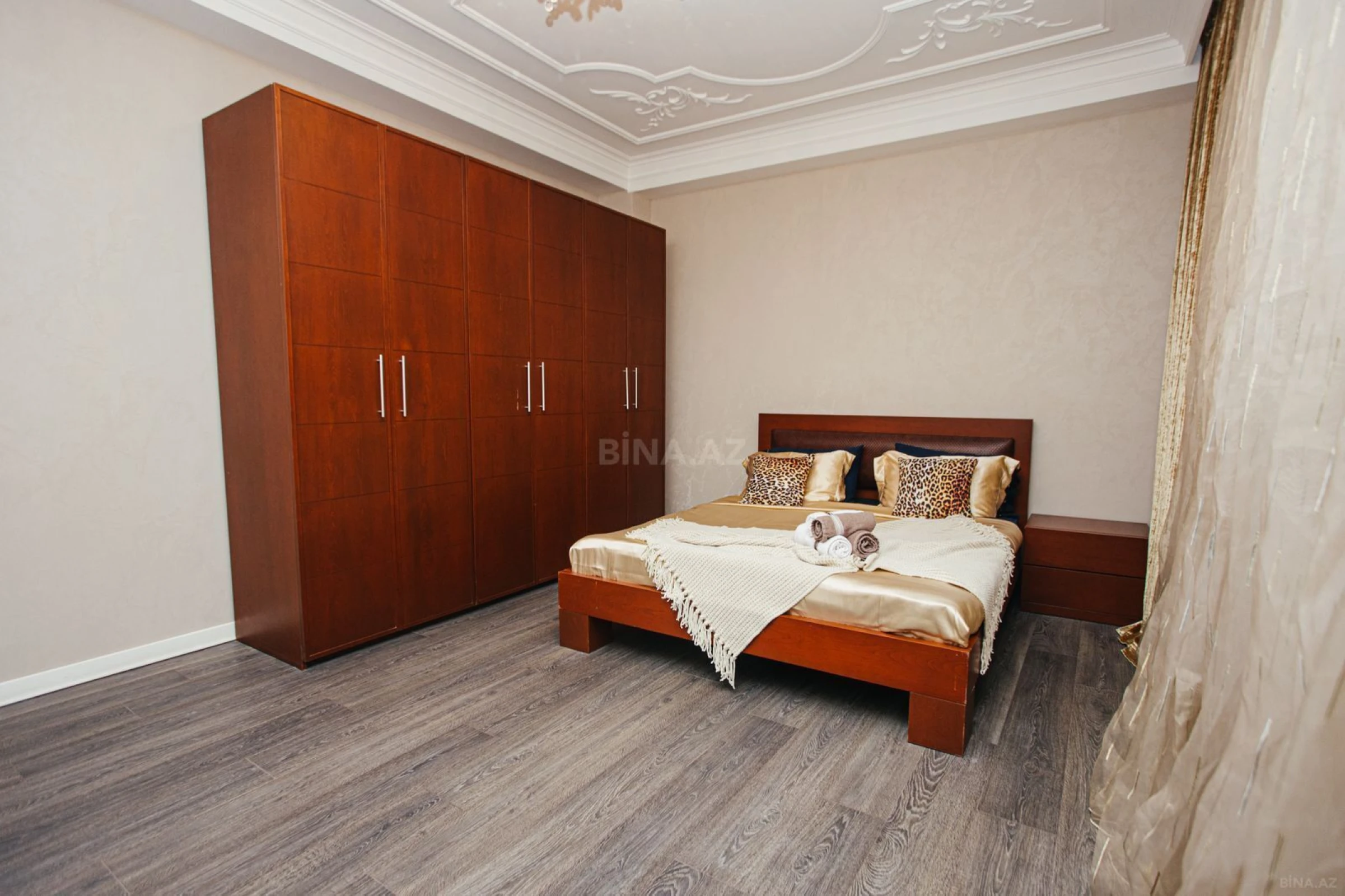 Kirayə verilir 3 otaqlı mənzil 170 m²