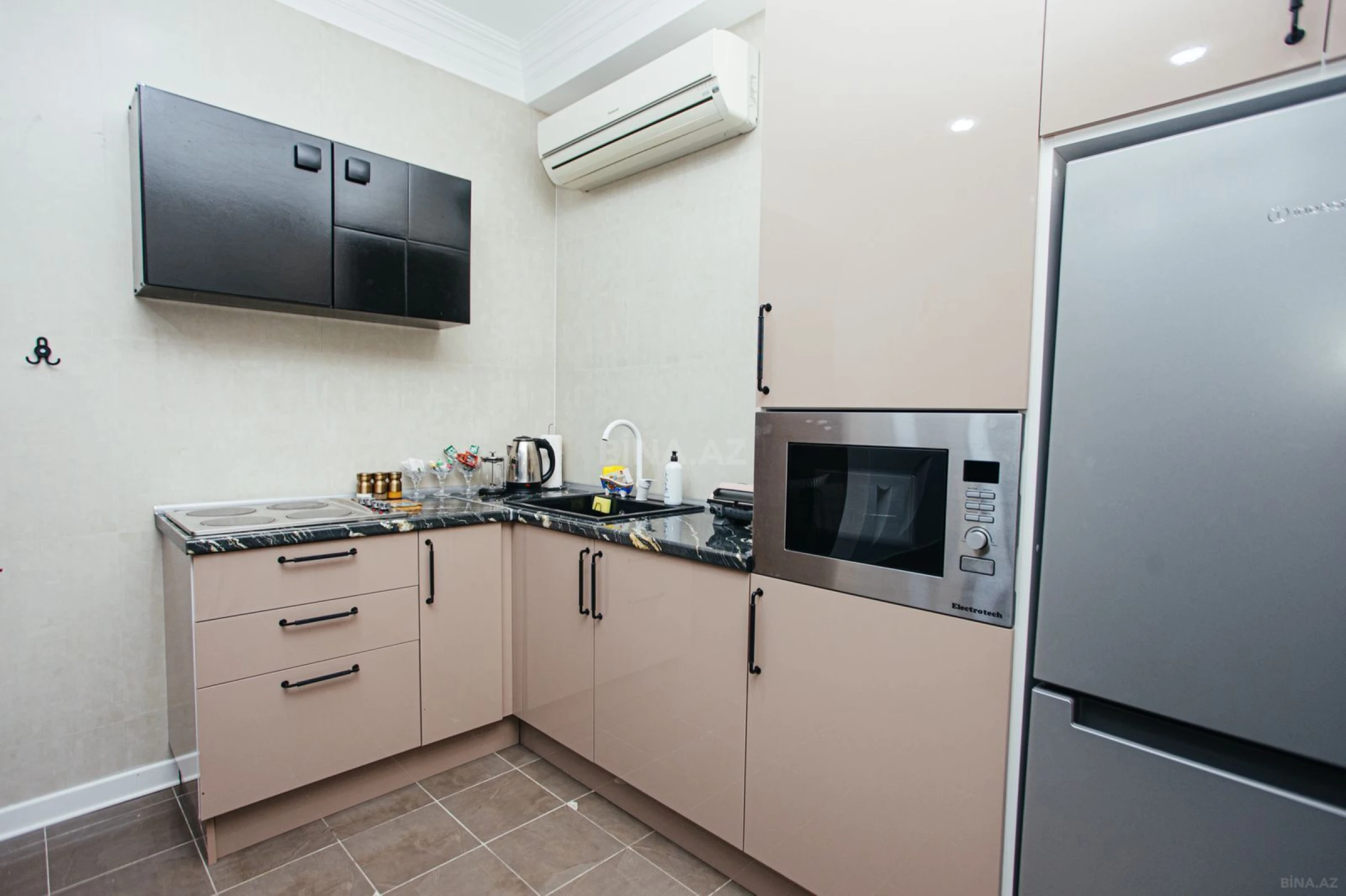 Kirayə verilir 3 otaqlı mənzil 170 m²