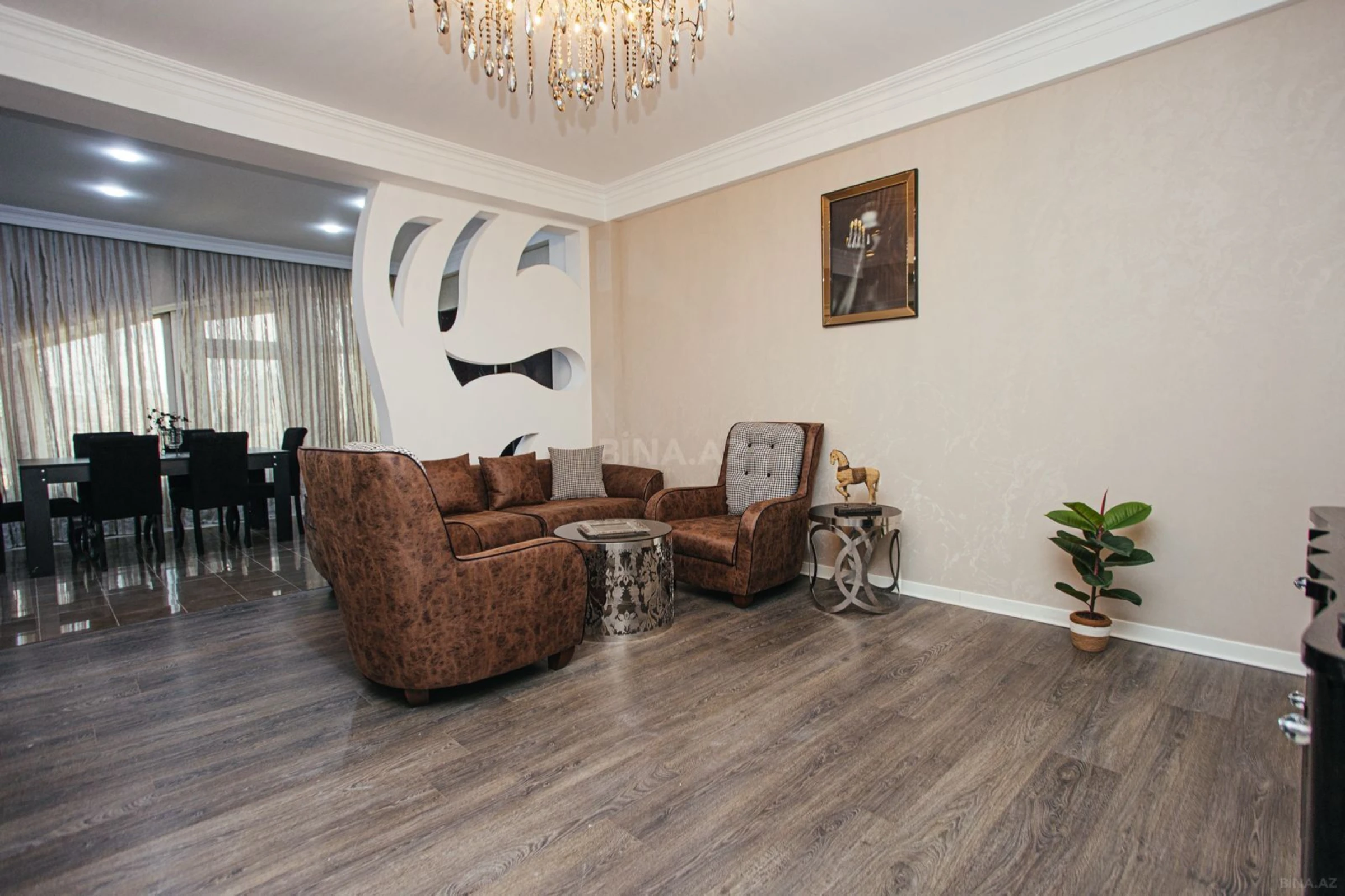 Kirayə verilir 3 otaqlı mənzil 170 m²