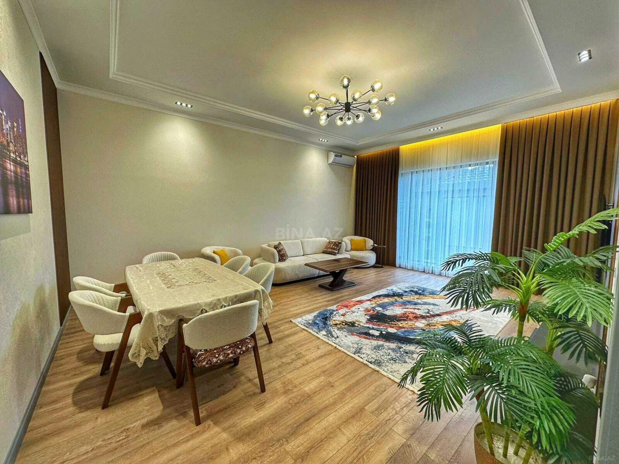 Satılır 5 otaqlı həyət evi 270 m²
