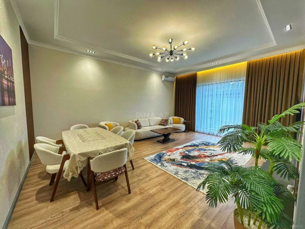 Satılır 5 otaqlı həyət evi 270 m²
