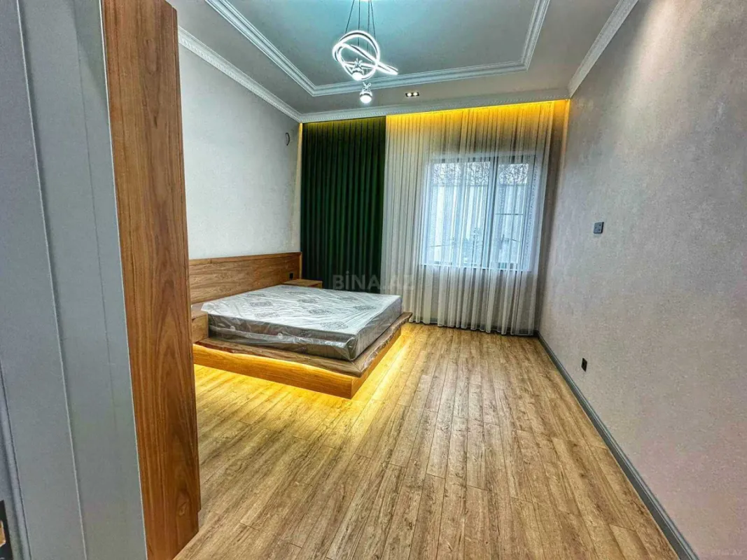 Satılır 5 otaqlı həyət evi 270 m²