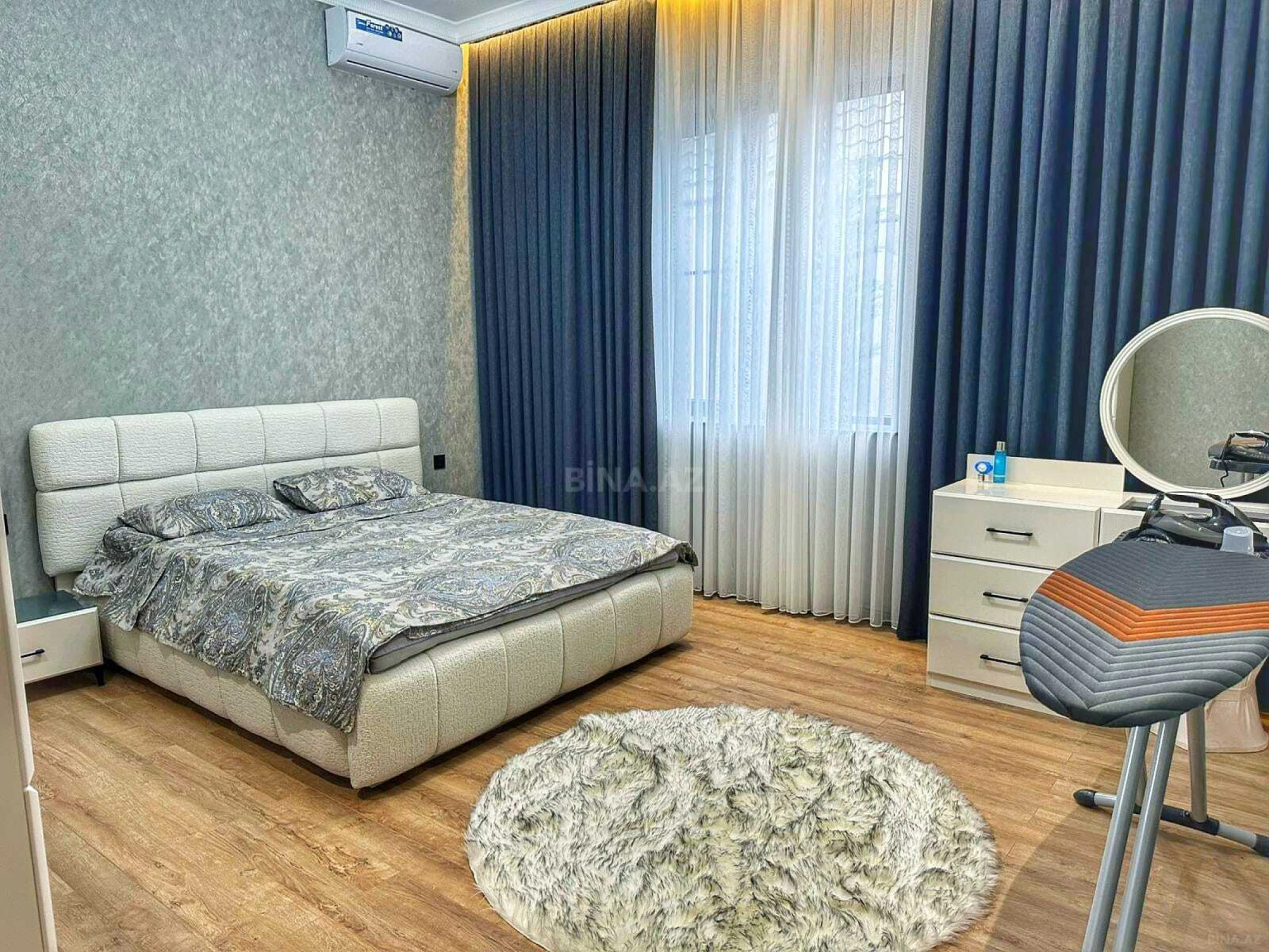 Satılır 5 otaqlı həyət evi 270 m²