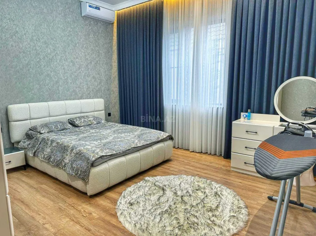 Satılır 5 otaqlı həyət evi 270 m²