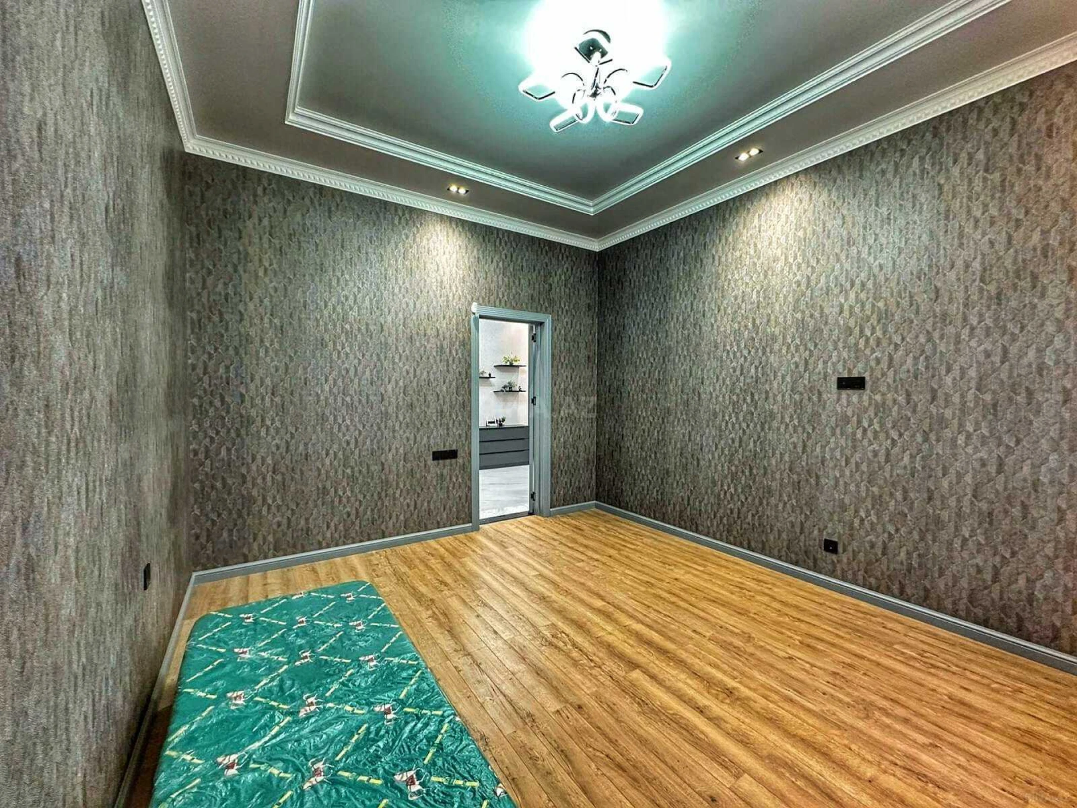 Satılır 5 otaqlı həyət evi 270 m²