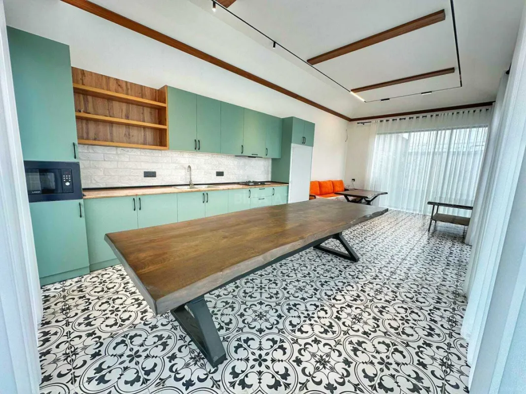 Satılır 5 otaqlı həyət evi 270 m²