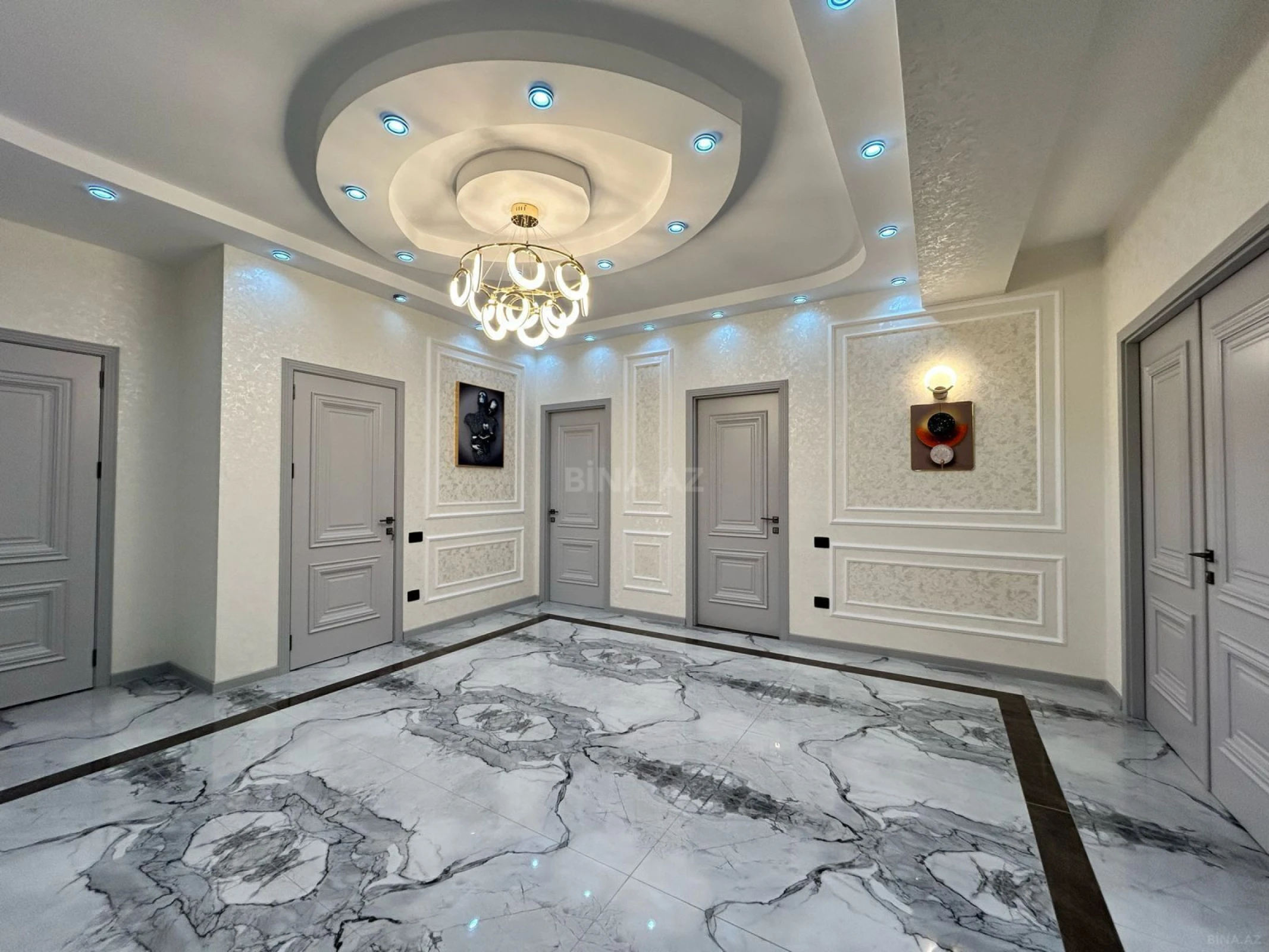 Satılır 4 otaqlı mənzil 223 m²