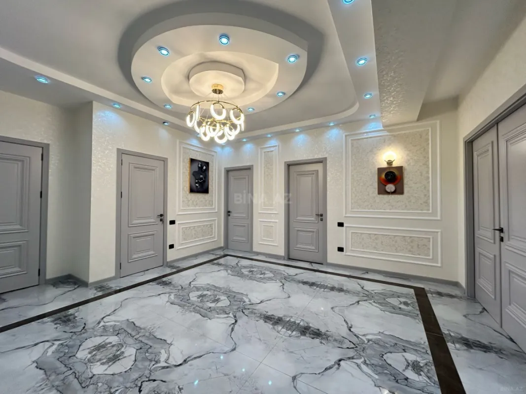 Satılır 4 otaqlı mənzil 223 m²