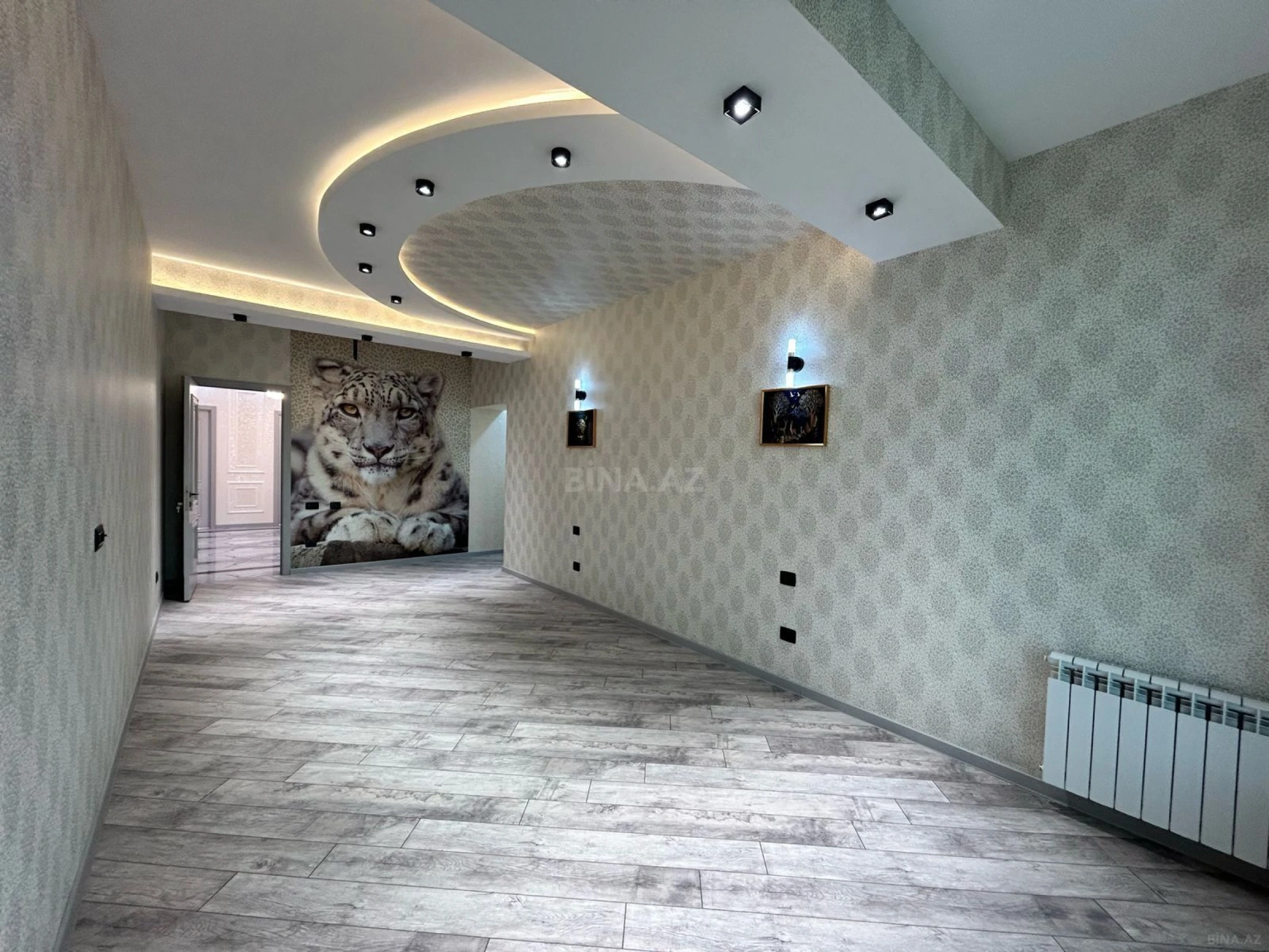 Satılır 4 otaqlı mənzil 223 m²