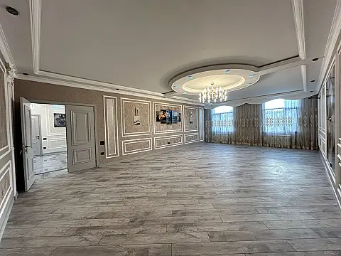 Satılır 4 otaqlı mənzil 223 m²