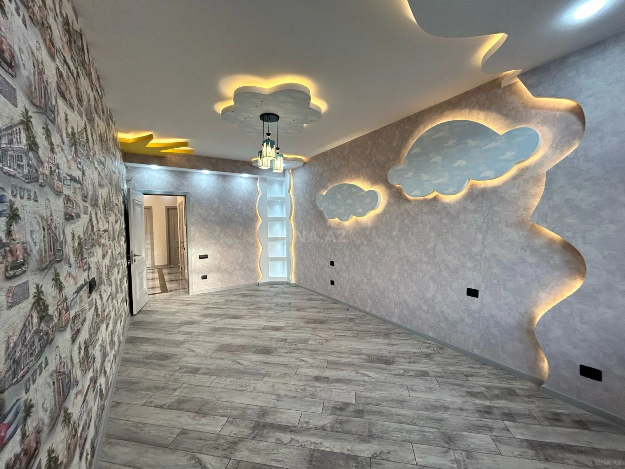 Satılır 4 otaqlı mənzil 223 m²