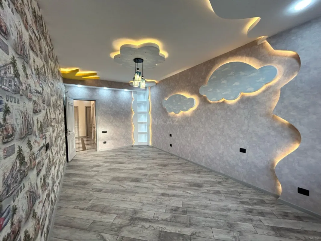 Satılır 4 otaqlı mənzil 223 m²