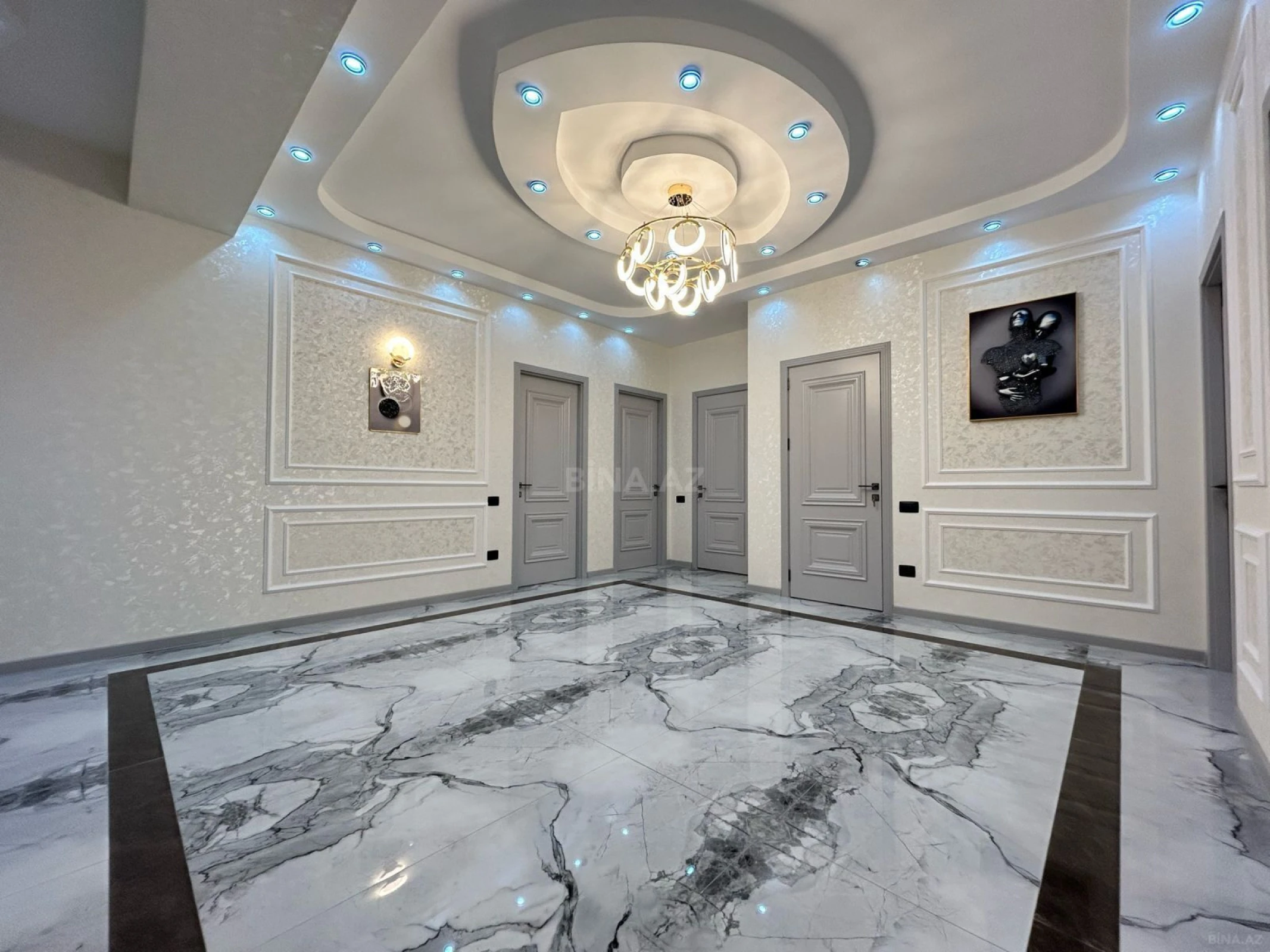 Satılır 4 otaqlı mənzil 223 m²