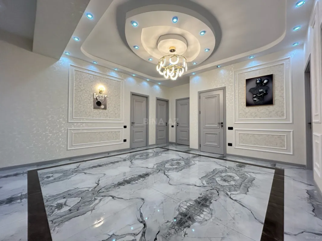 Satılır 4 otaqlı mənzil 223 m²