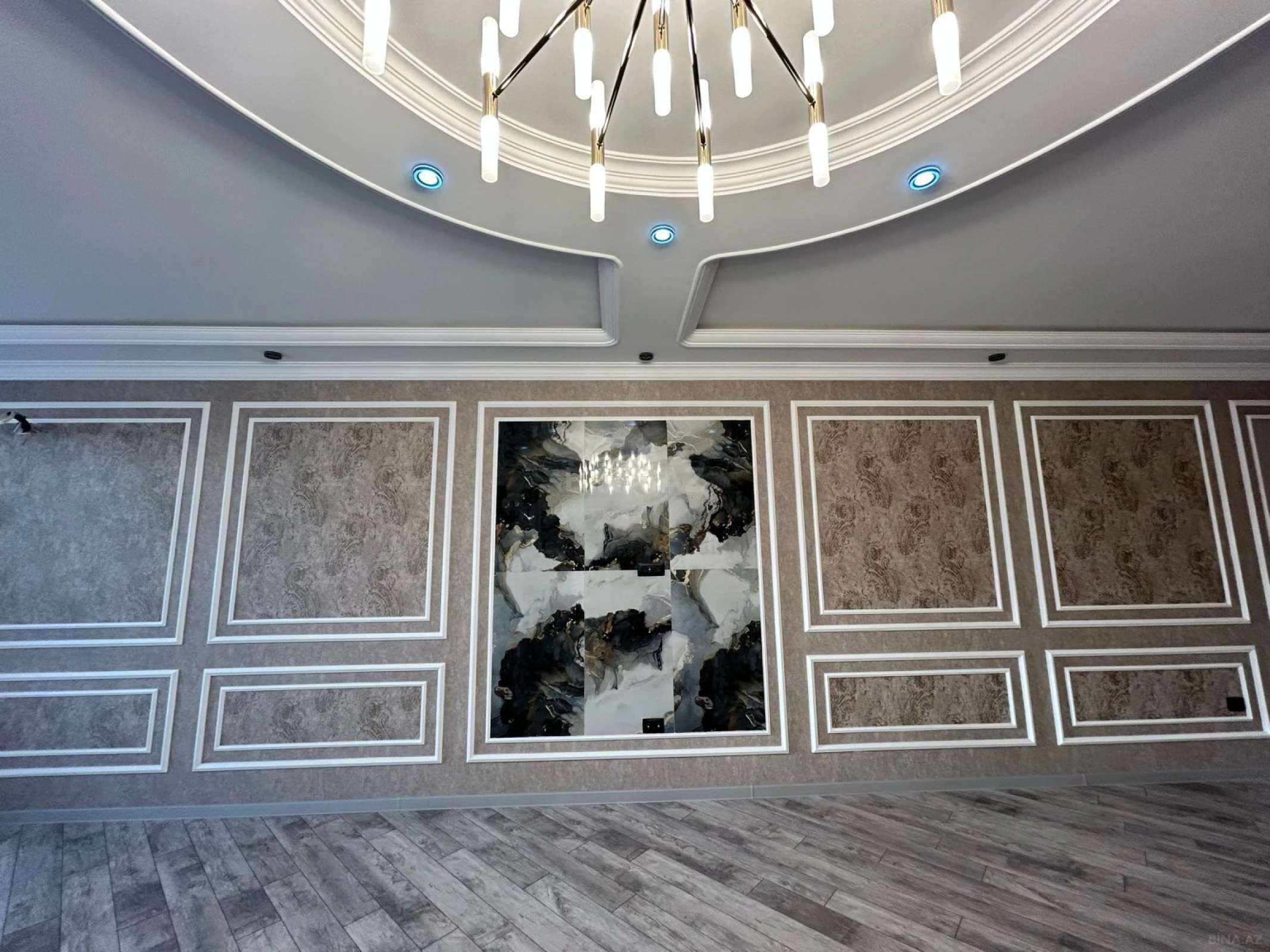 Satılır 4 otaqlı mənzil 223 m²