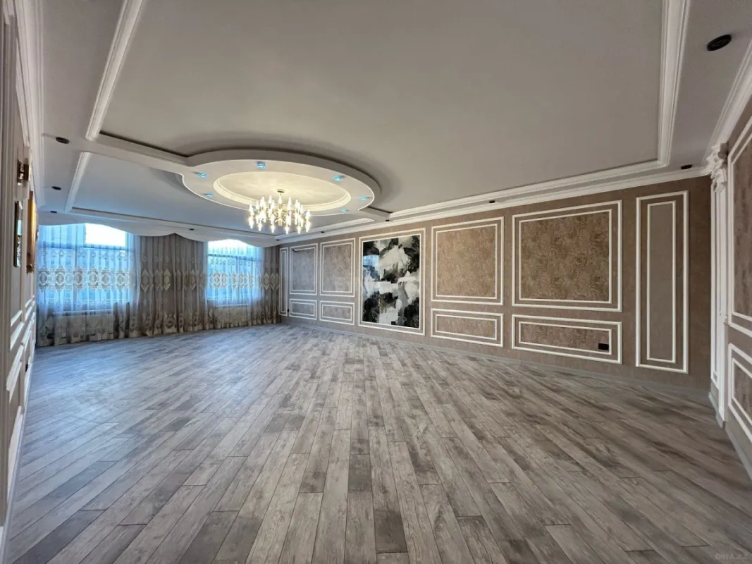 Satılır 4 otaqlı mənzil 223 m²