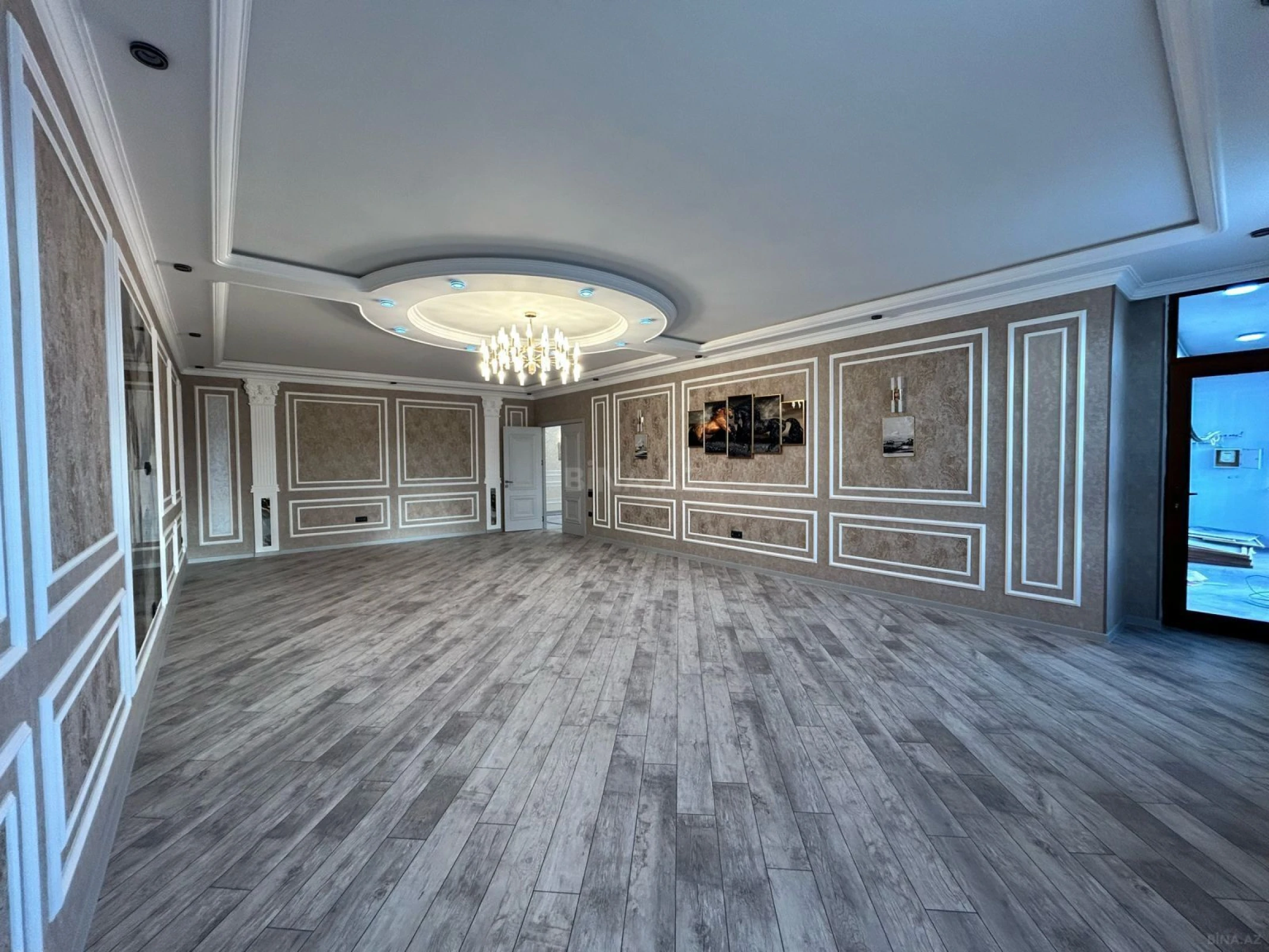 Satılır 4 otaqlı mənzil 223 m²