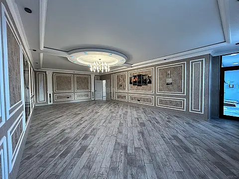 Satılır 4 otaqlı mənzil 223 m²