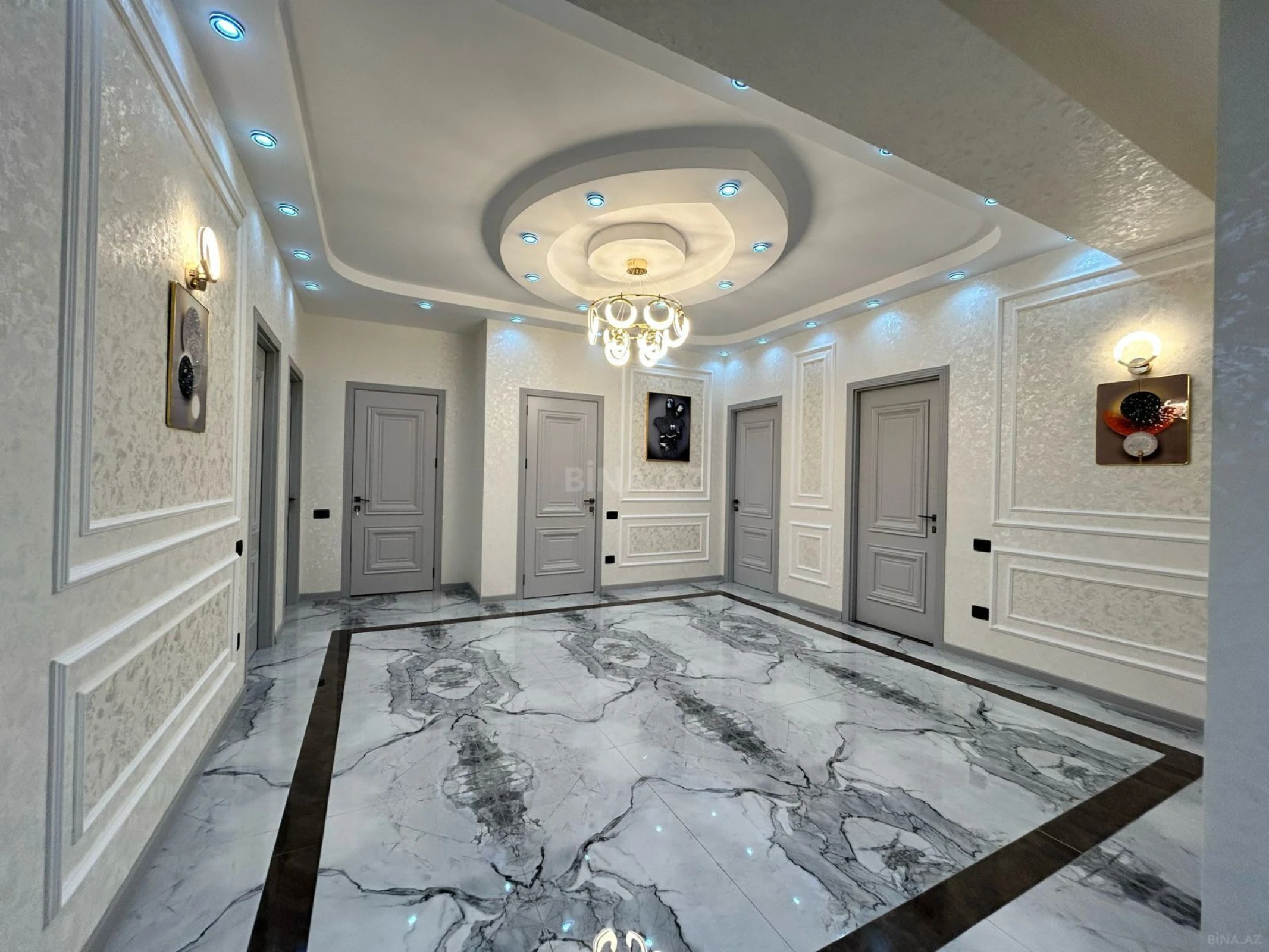 Satılır 4 otaqlı mənzil 223 m²