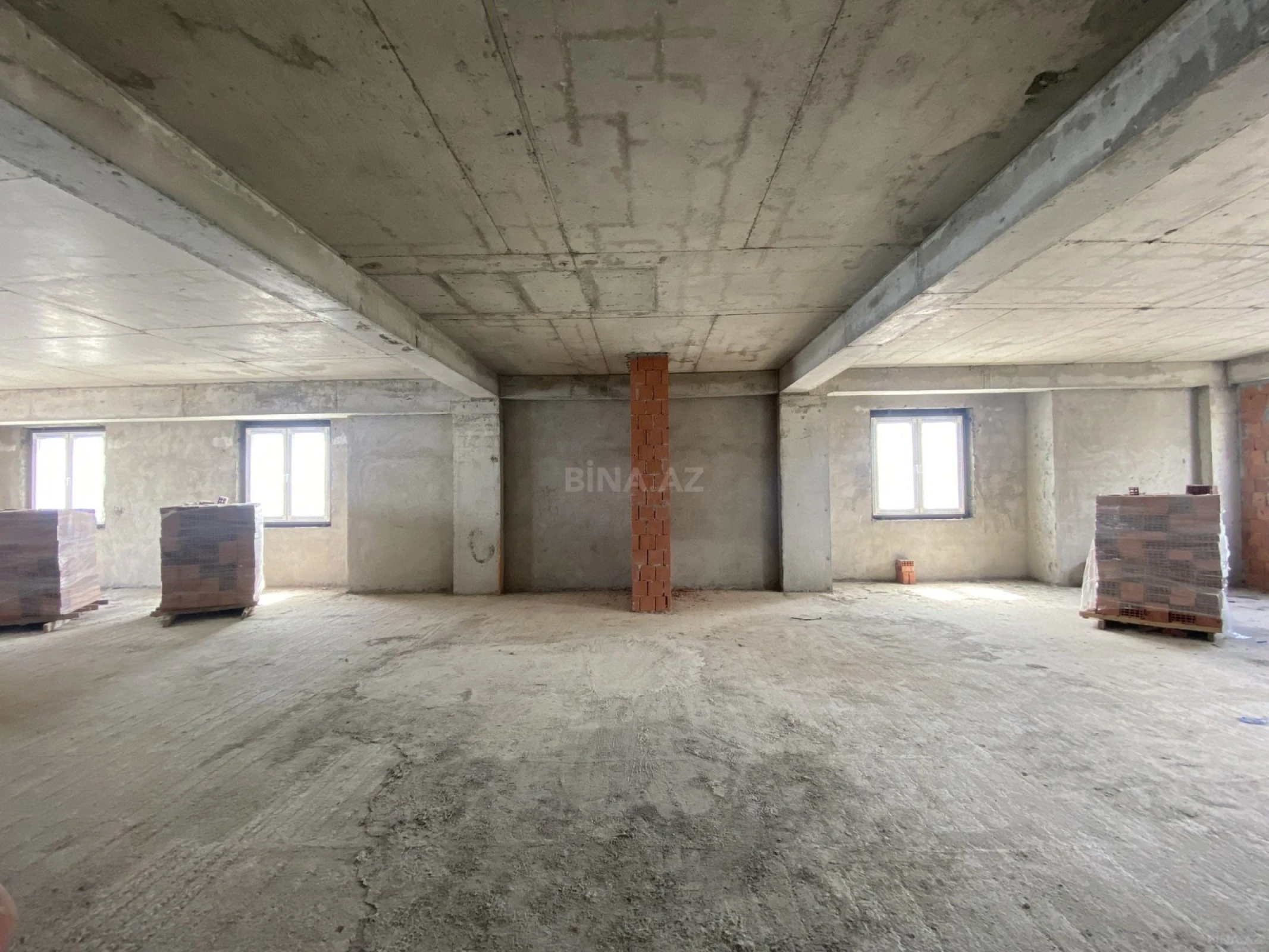 Satılır 5 otaqlı mənzil 225 m²