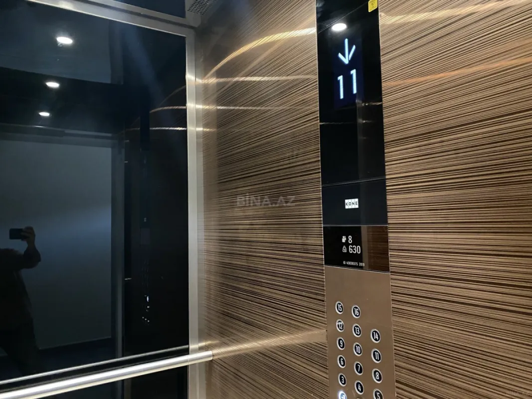 Satılır 5 otaqlı mənzil 225 m²