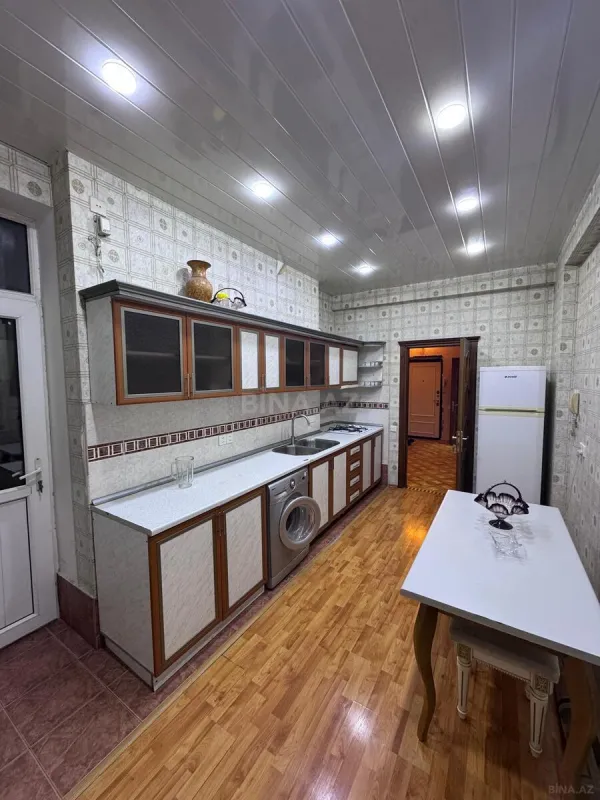 Kirayə verilir 2 otaqlı mənzil 95 m²