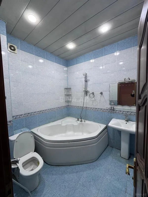 Kirayə verilir 2 otaqlı mənzil 95 m²