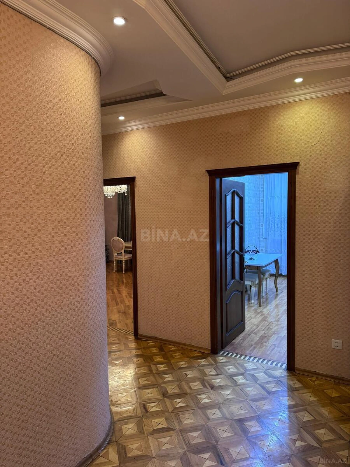 Kirayə verilir 2 otaqlı mənzil 95 m²