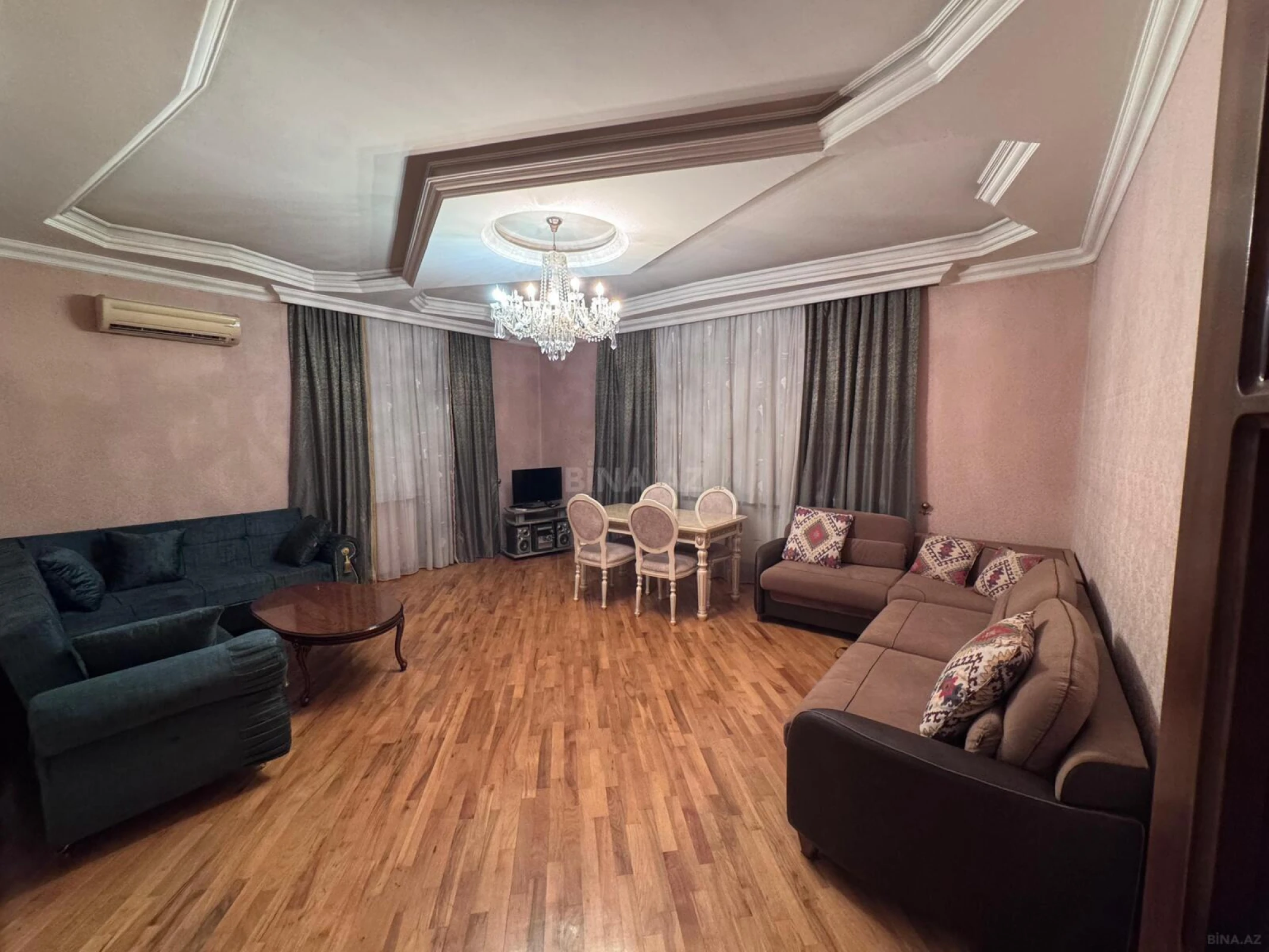 Kirayə verilir 2 otaqlı mənzil 95 m²