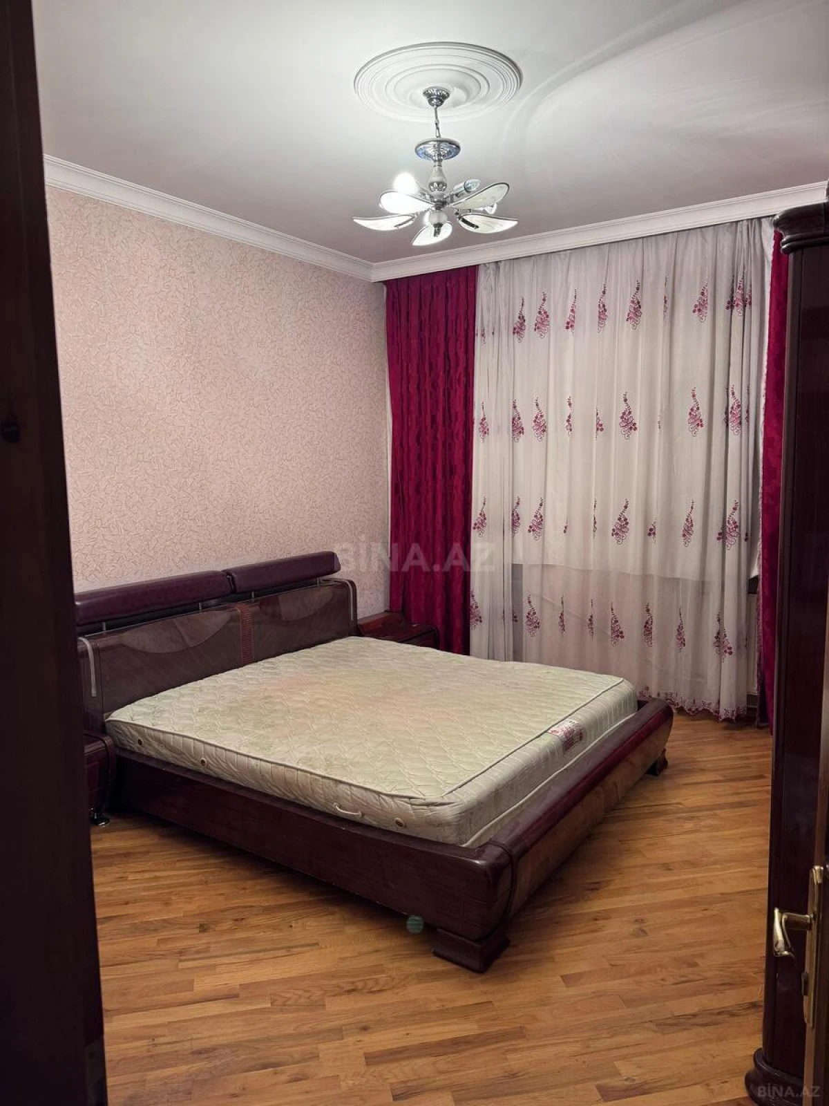 Kirayə verilir 2 otaqlı mənzil 95 m²