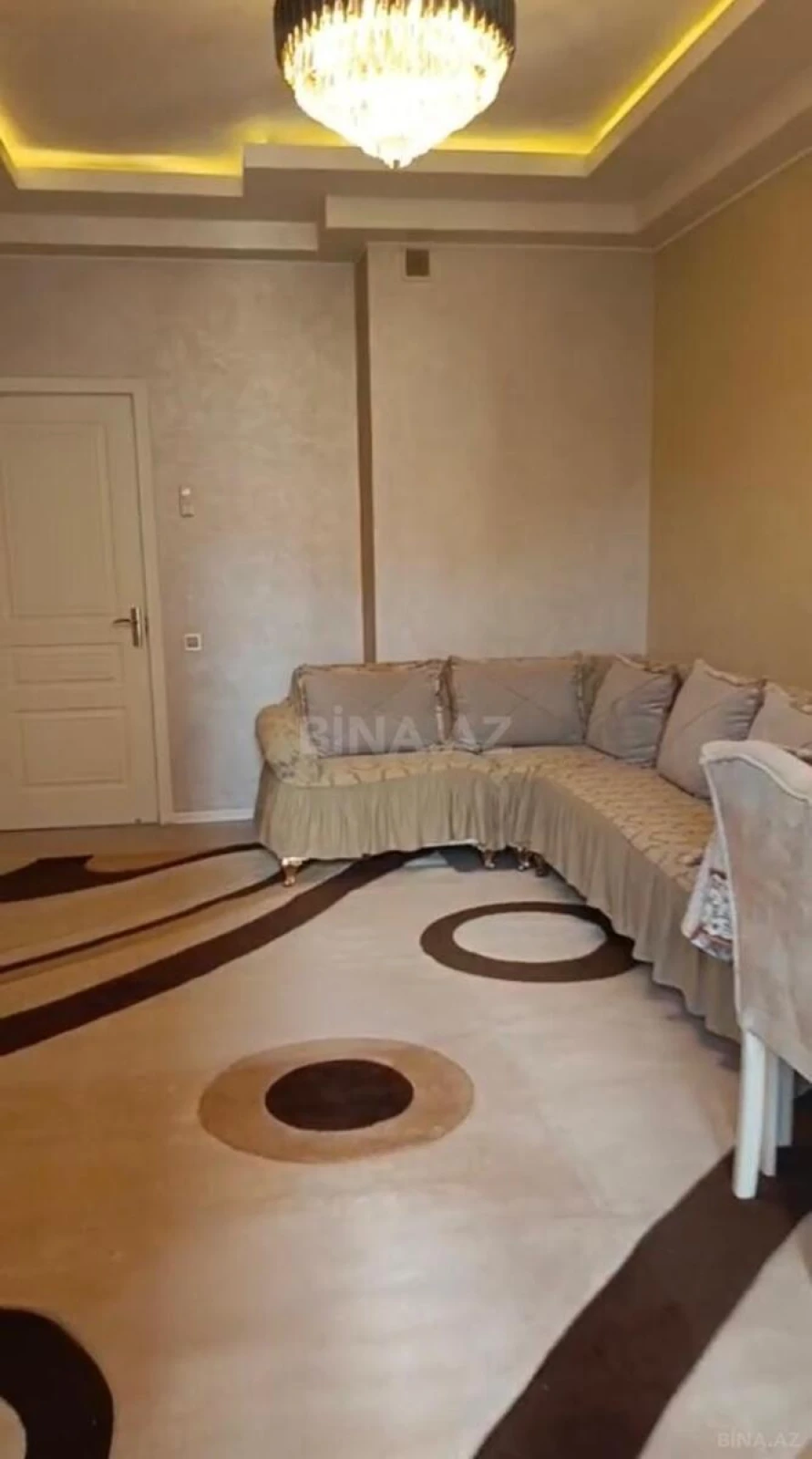 Kirayə verilir 2 otaqlı mənzil 70 m²