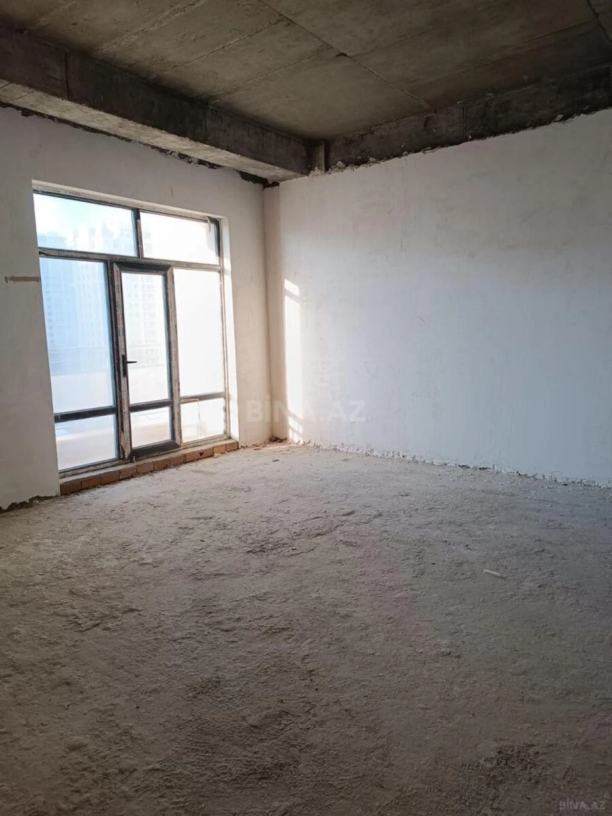 Satılır 2 otaqlı mənzil 91 m²