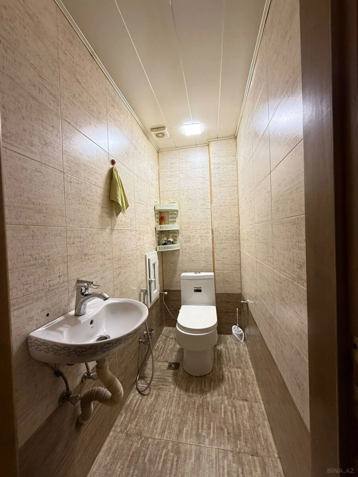 Satılır 3 otaqlı mənzil 121 m²