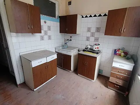 Satılır 3 otaqlı mənzil 95 m²