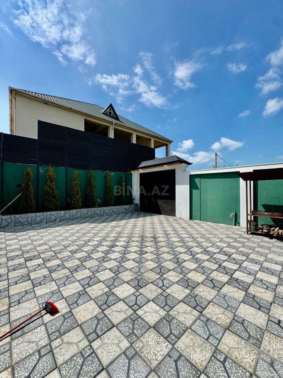Satılır 4 otaqlı həyət evi 150 m²