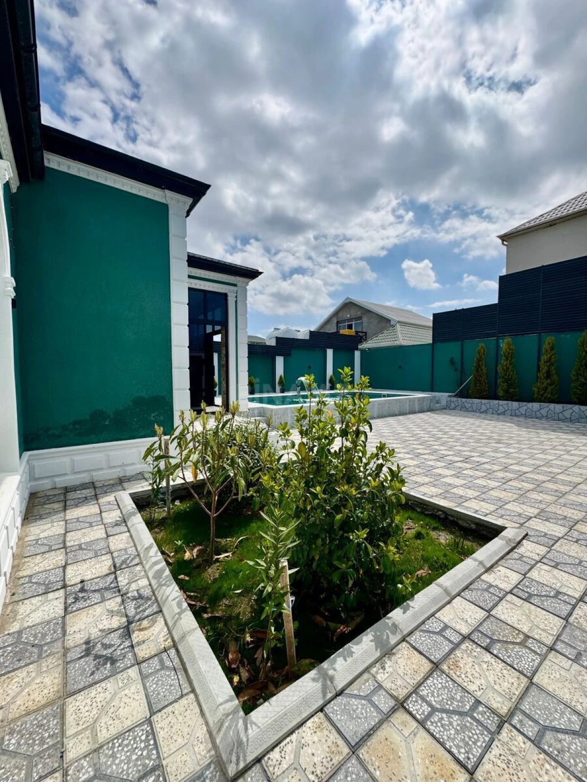 Satılır 4 otaqlı həyət evi 150 m²
