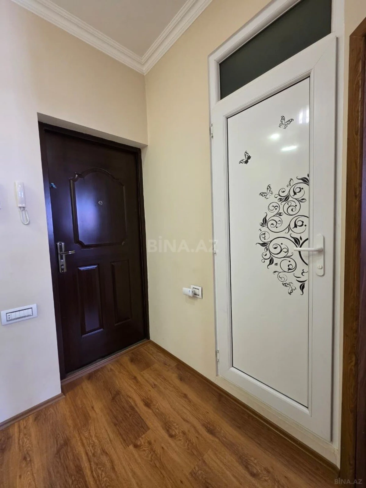 Satılır 3 otaqlı mənzil 105 m²
