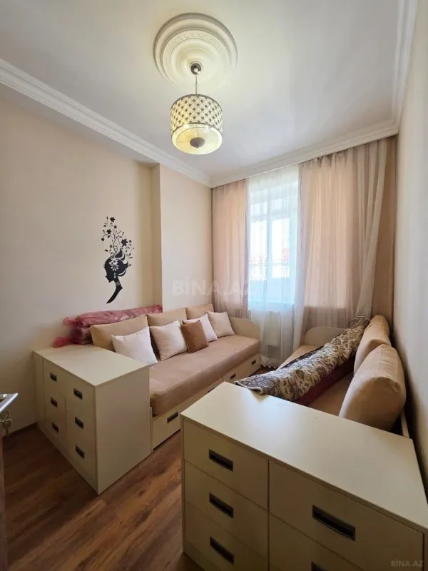 Satılır 3 otaqlı mənzil 105 m²