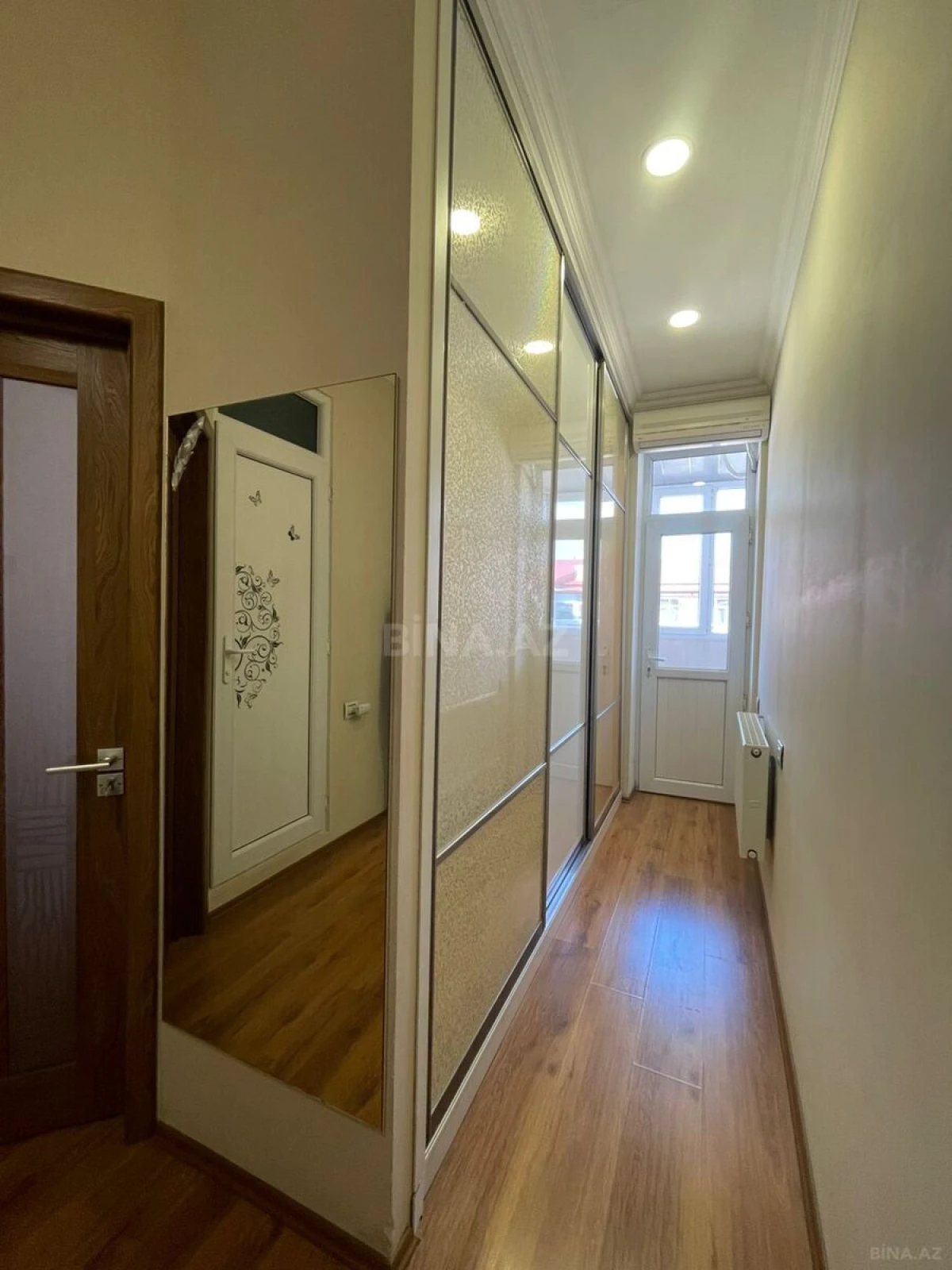 Satılır 3 otaqlı mənzil 105 m²