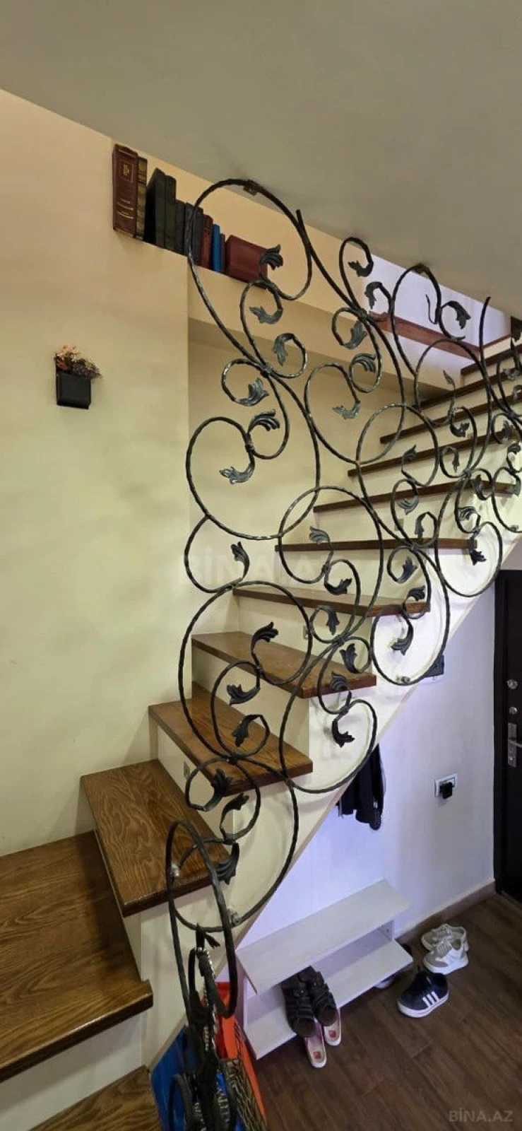 Satılır 3 otaqlı mənzil 105 m²