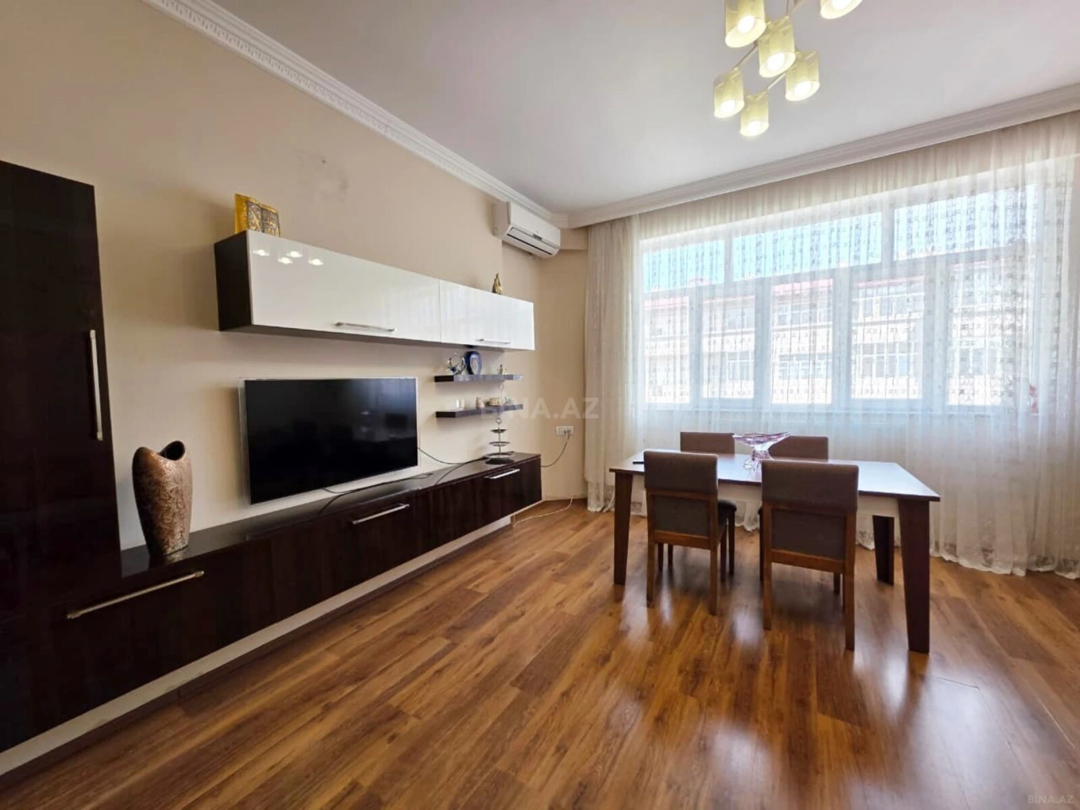 Satılır 3 otaqlı mənzil 105 m²