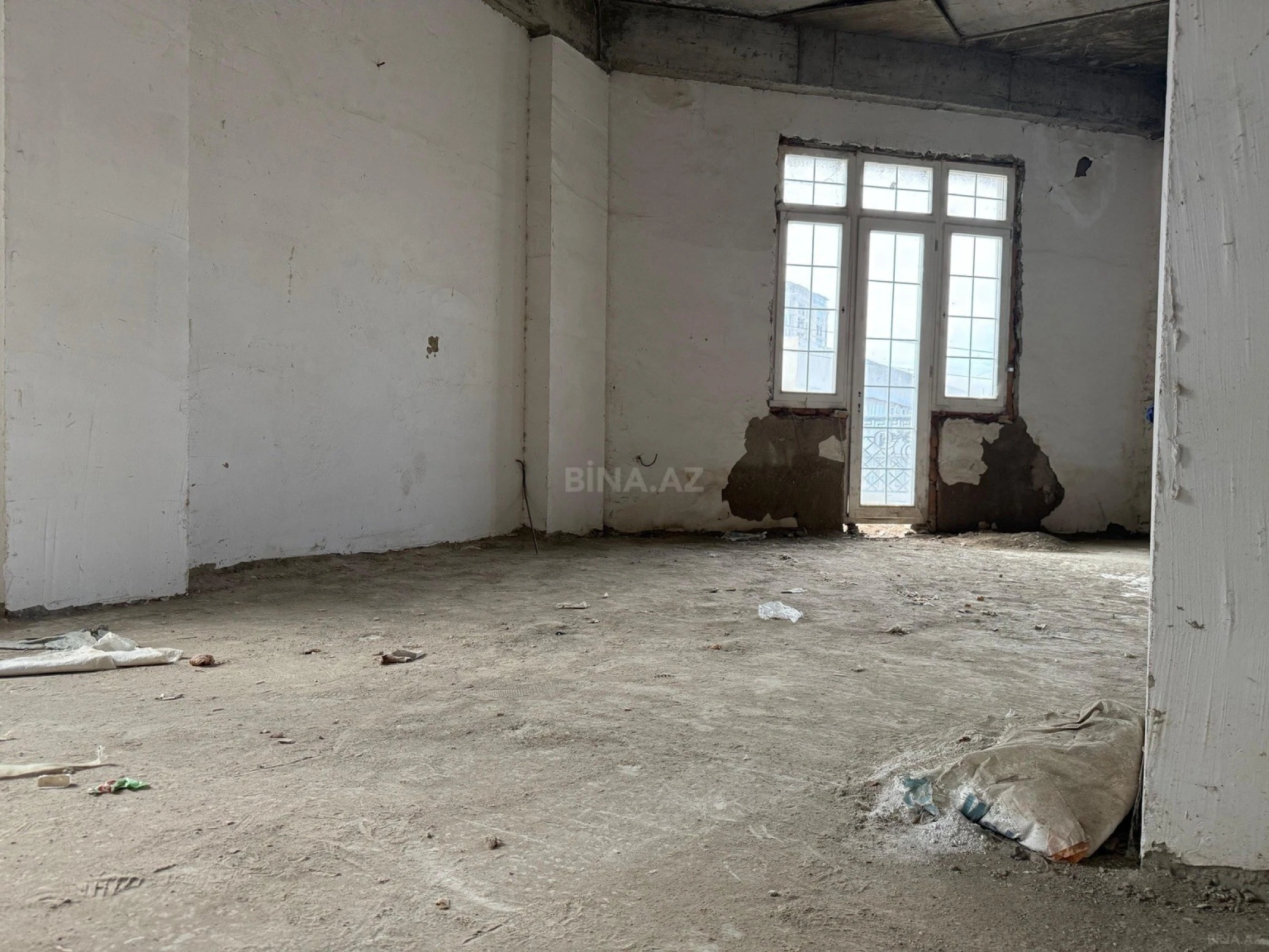Satılır 3 otaqlı mənzil 125 m²