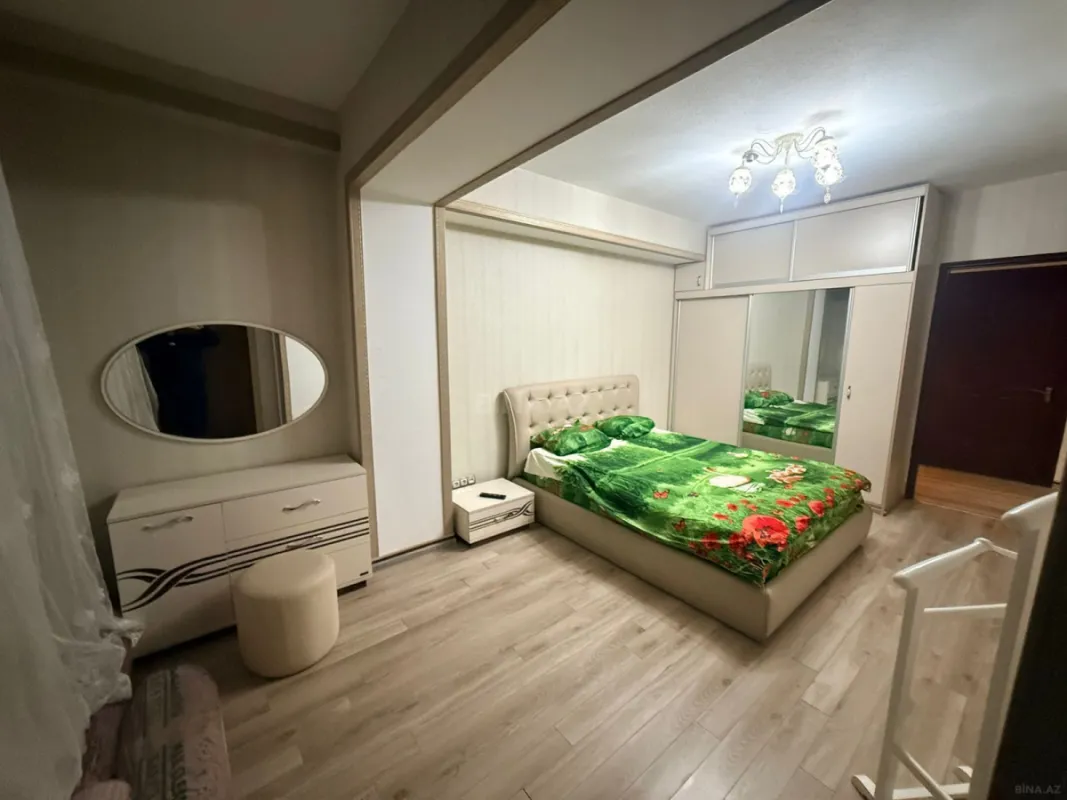 Kirayə verilir 2 otaqlı mənzil 110 m²