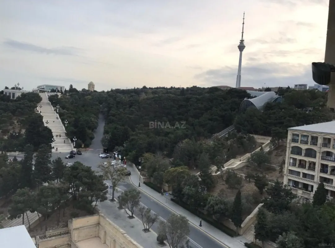 Kirayə verilir 2 otaqlı mənzil 110 m²