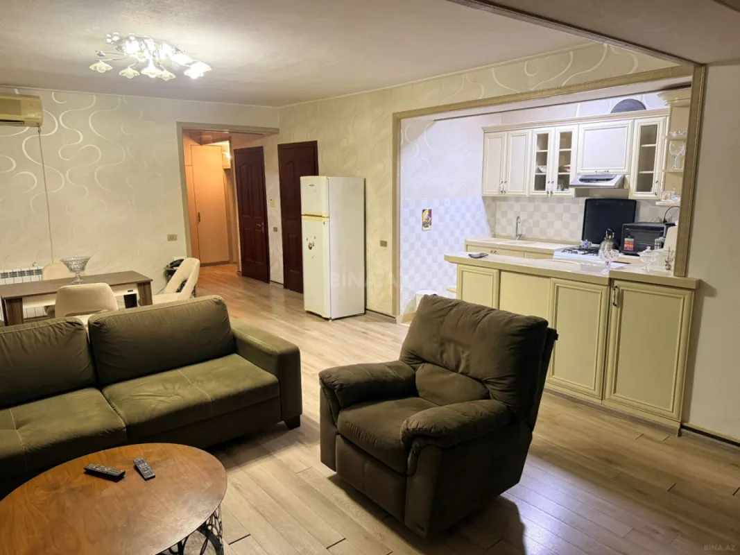 Kirayə verilir 2 otaqlı mənzil 110 m²