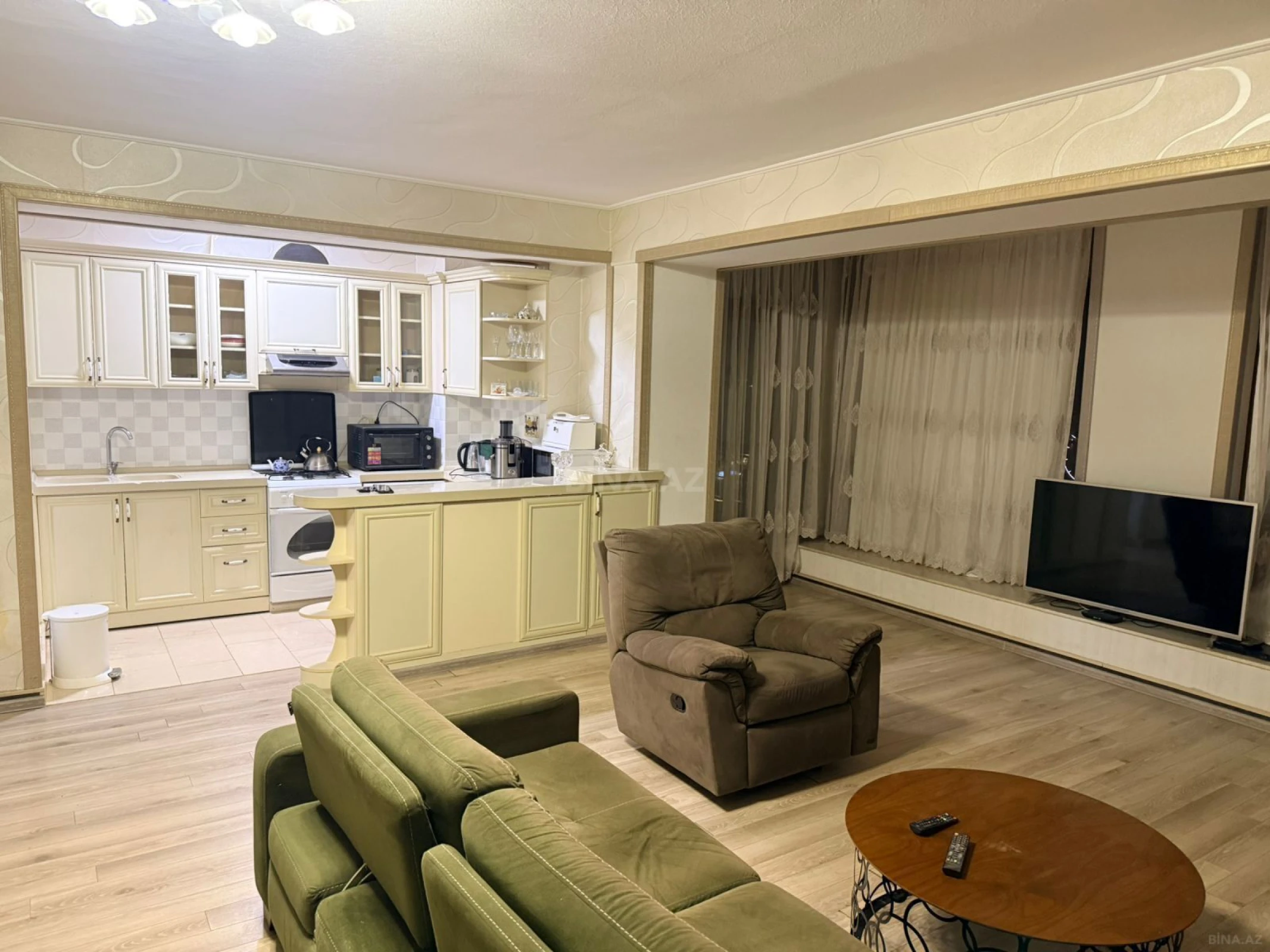 Kirayə verilir 2 otaqlı mənzil 110 m²
